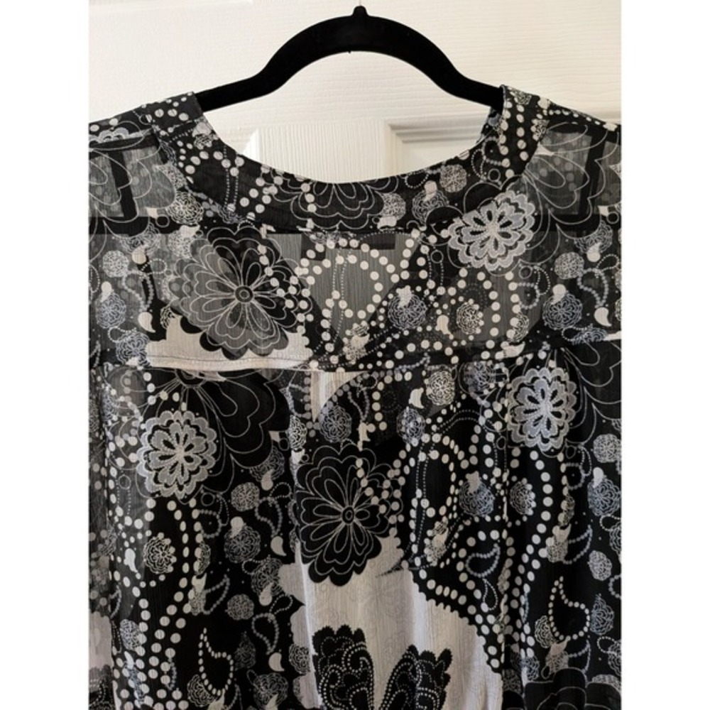 Apt‎ 9 Woman Black White Floral Paisley Smocked Waist V-Neck Blouse Plus Size 1X - Picture 7 of 10